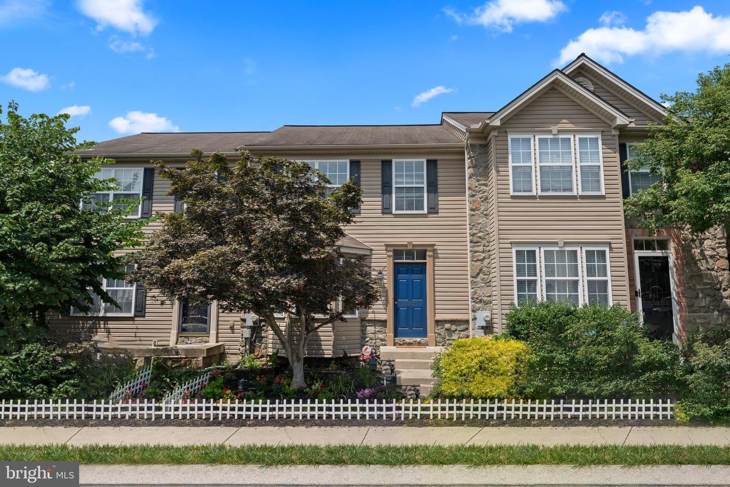 Property Photo:  207 Cartledge Lane  PA 17551 