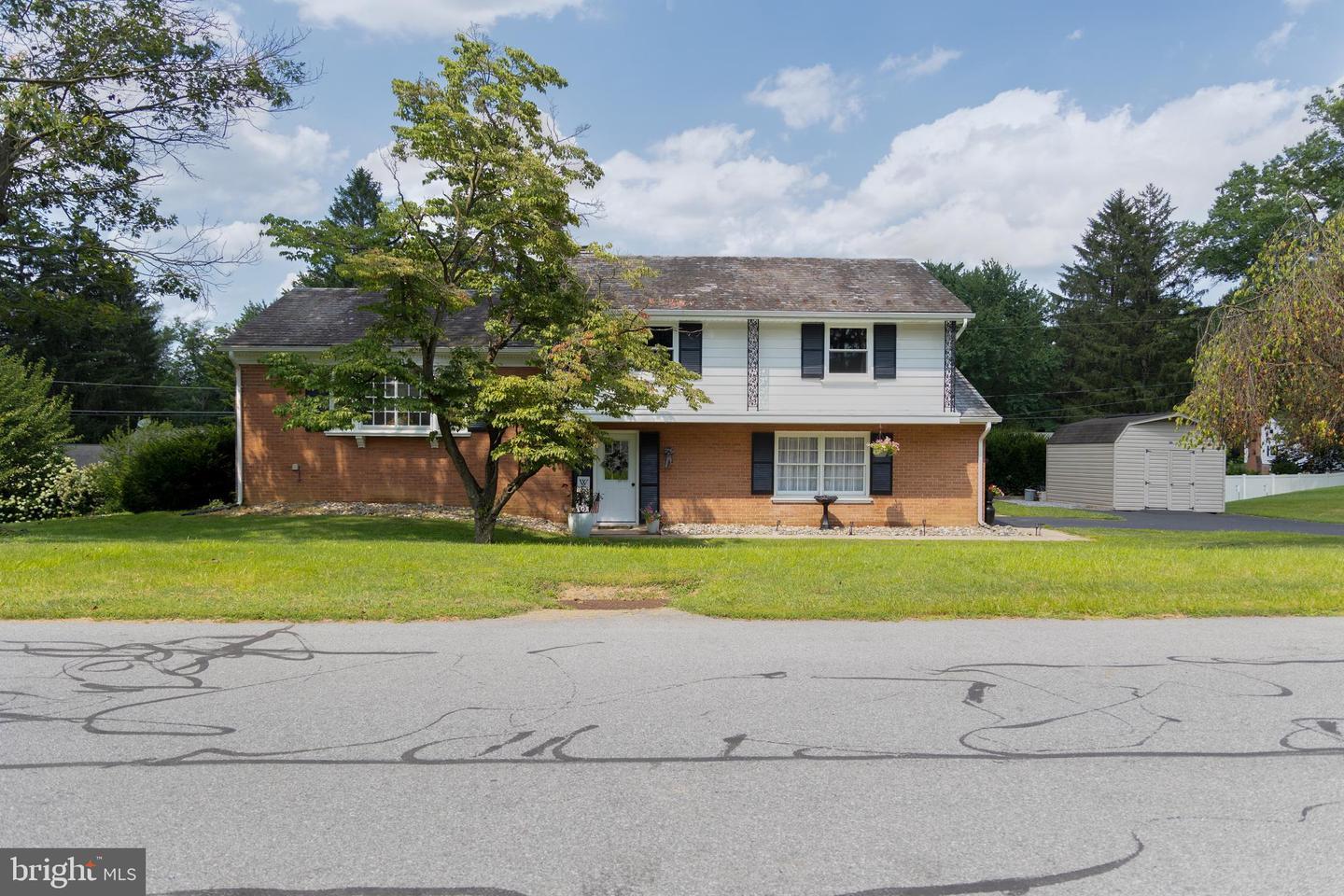 Property Photo:  1127 Richmond Road  PA 17603 