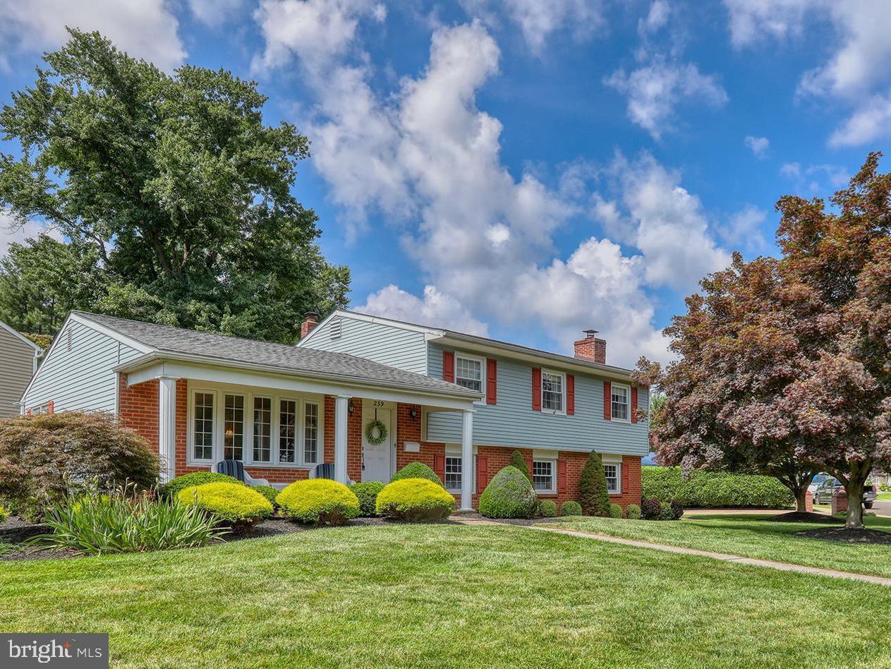 Property Photo: 239 Louise Drive PA 19067