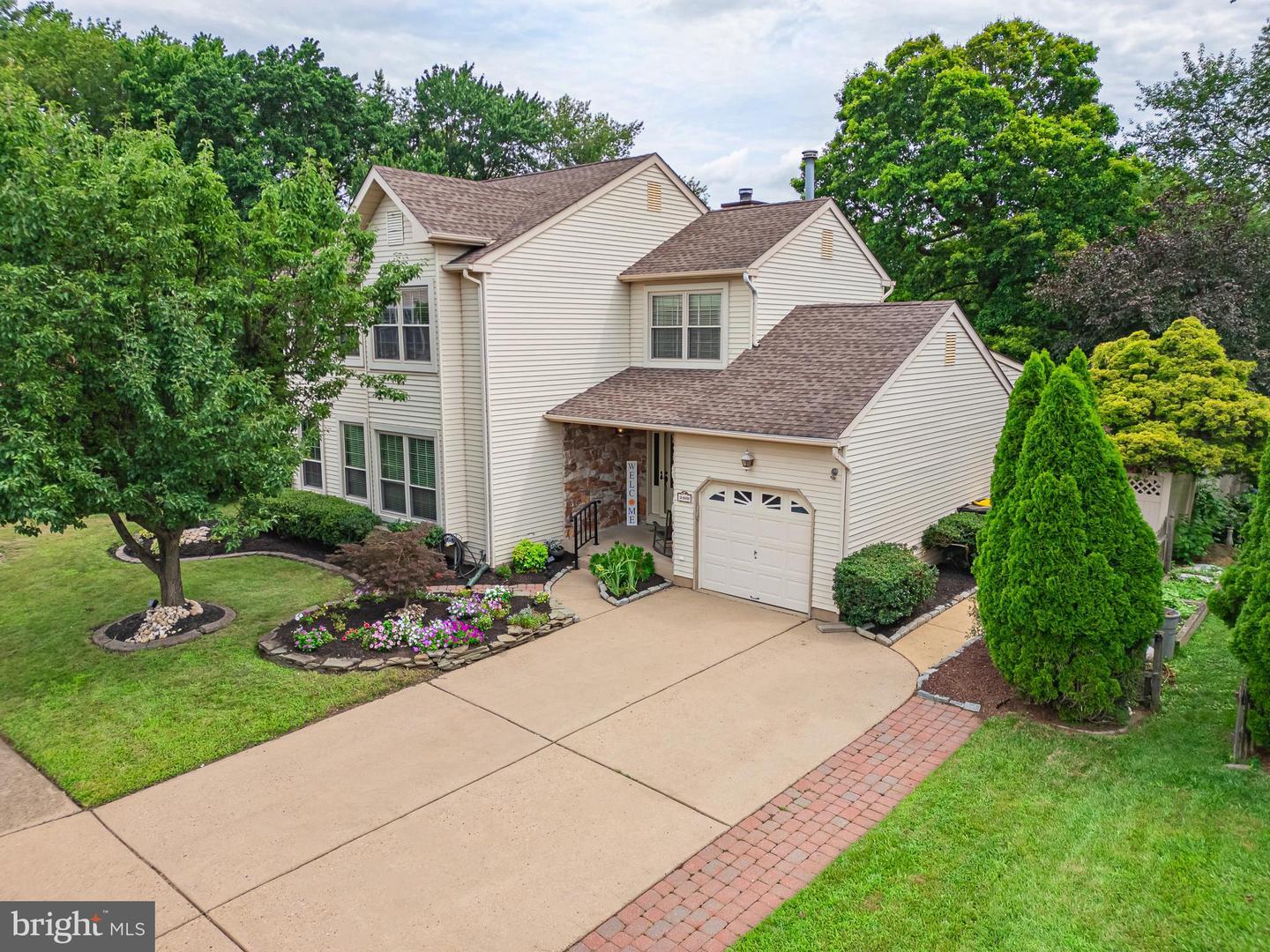 Property Photo: 2460 Elfreths Alley PA 19020