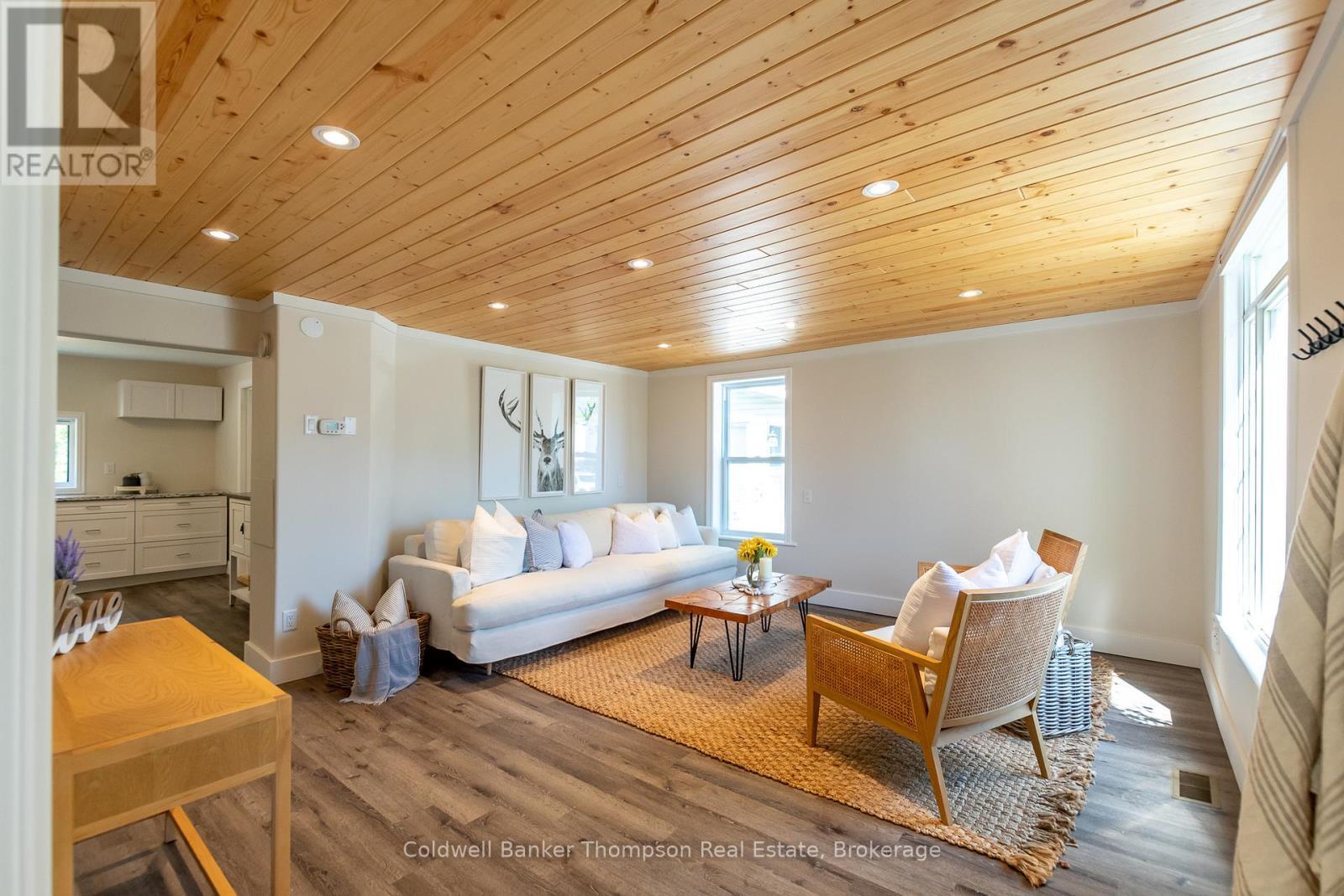 Property Photo: 10 Caroline Street East ON P1H 2B4