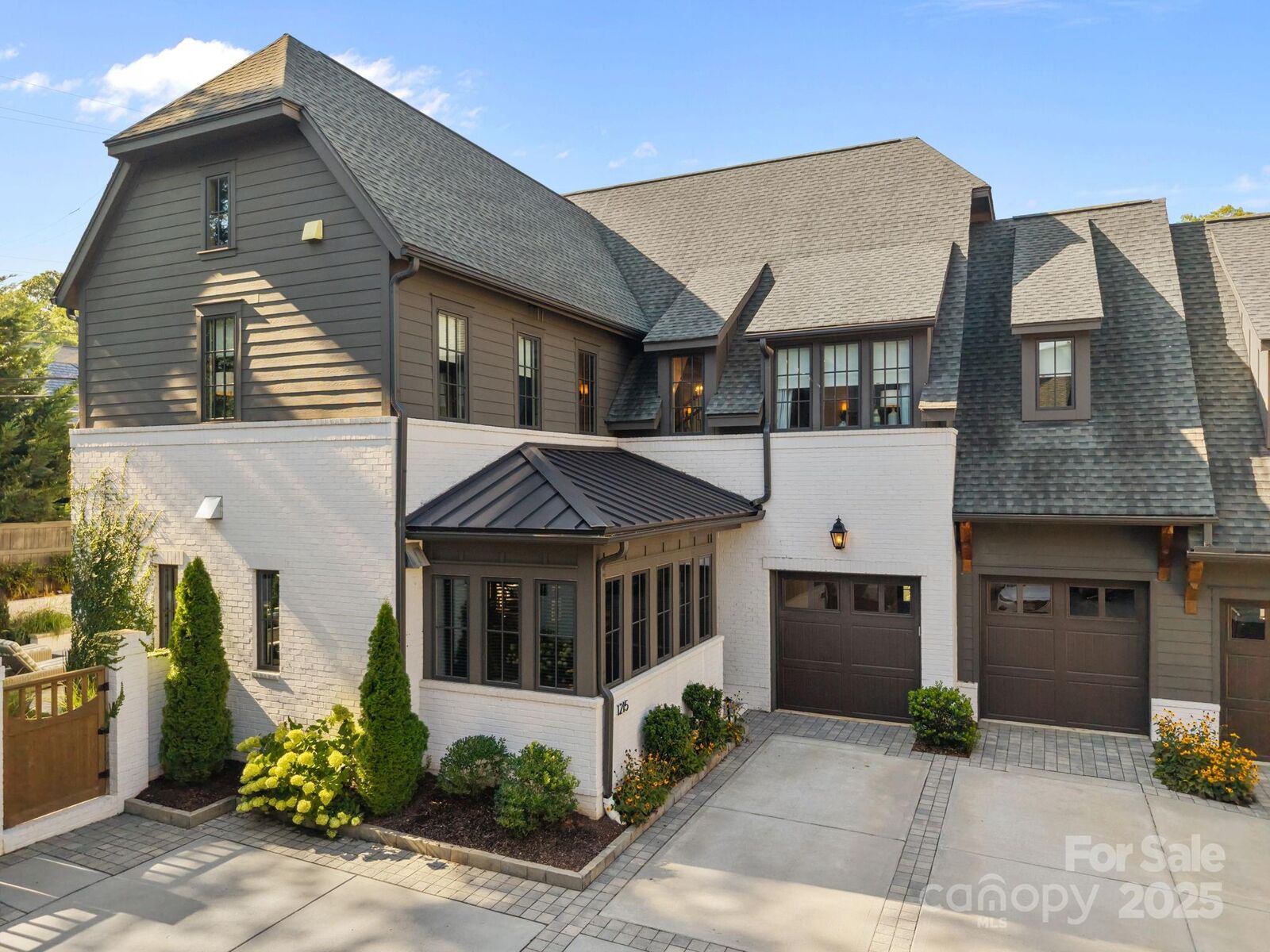 Property Photo:  1215 S Kings Drive  NC 28207 