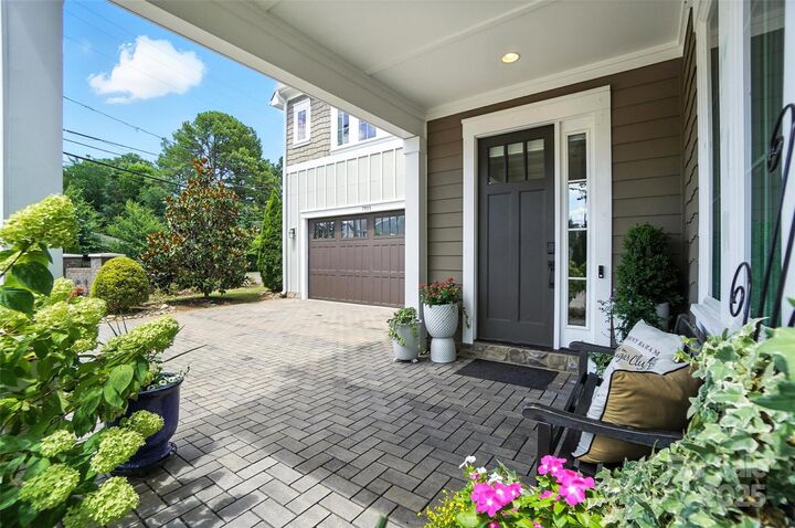 Property Photo: 7903 Rea View Court NC 28226