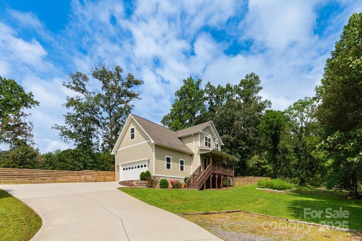 Property Photo:  400 Emmas Grove Road  NC 28732 
