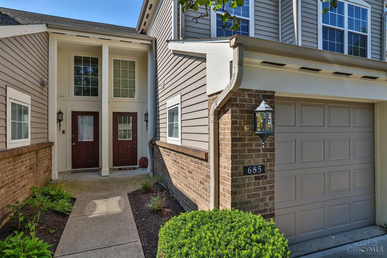 Property Photo:  685 Bridle Path  OH 45231 
