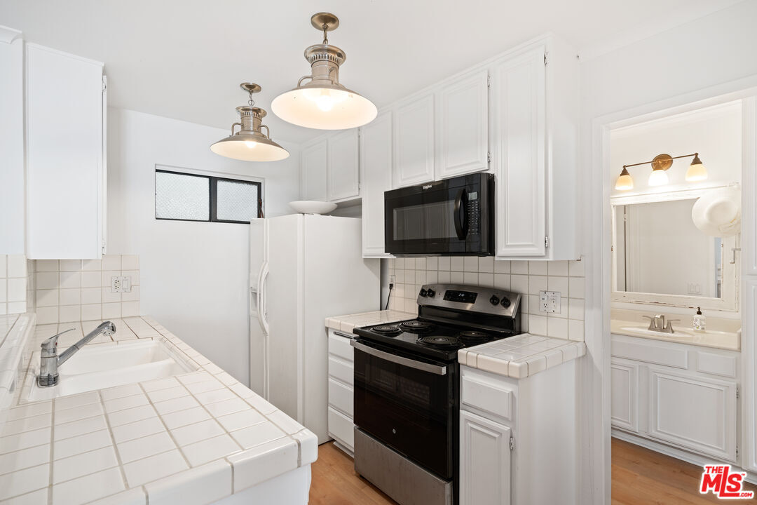Property Photo: 26664 Seagull Way CA 90265