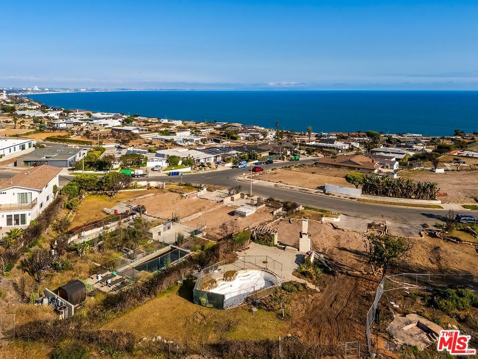 Property Photo: 18307 Clifftop Way CA 90265