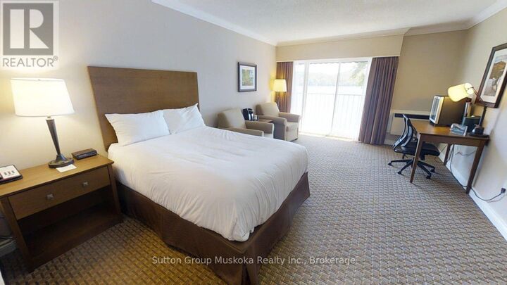 Property Photo: 421 Bayshore - Deerhurst Drive 421 ON P1H 2E8