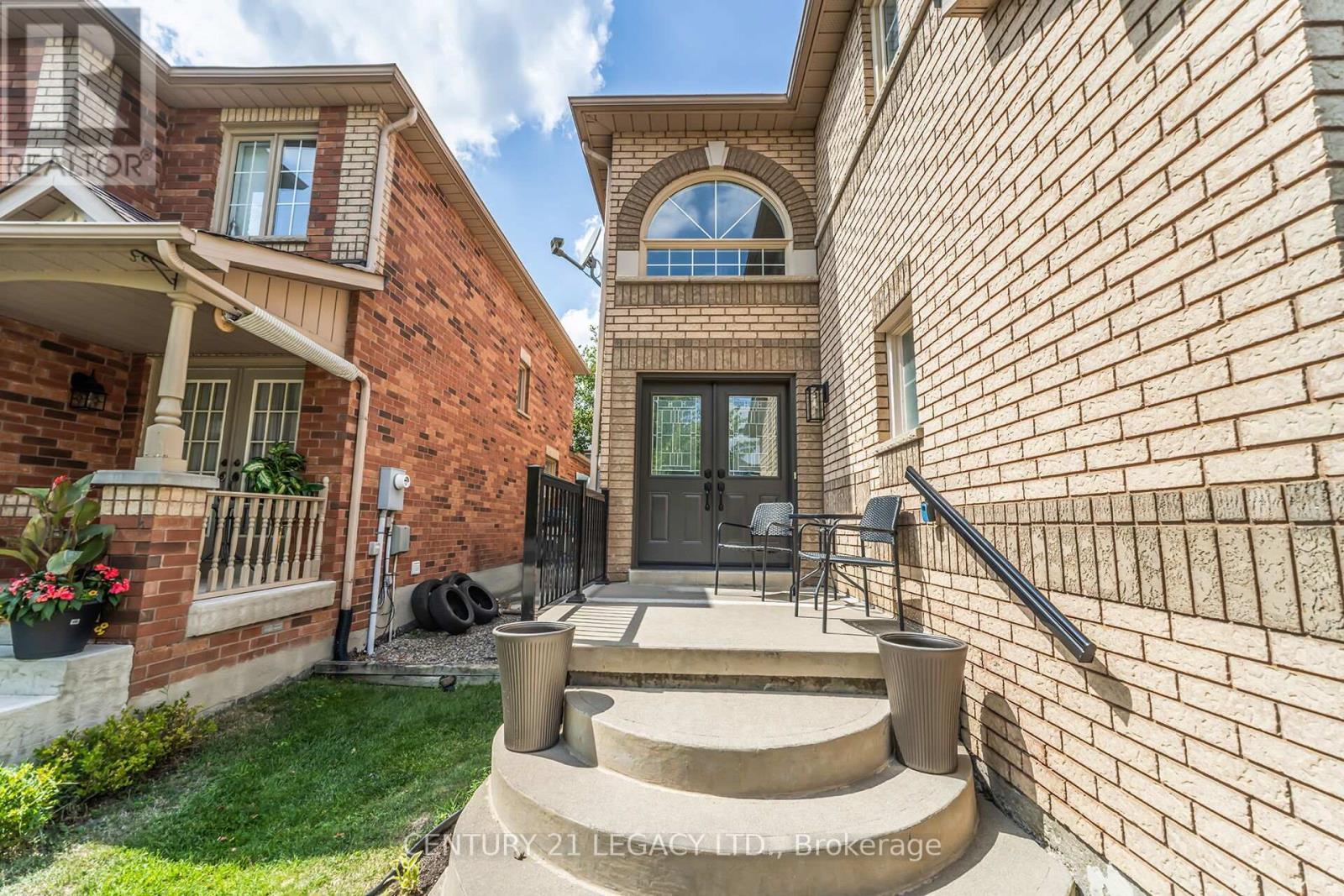 Property Photo: 47 National Crescent ON L7A 1J2
