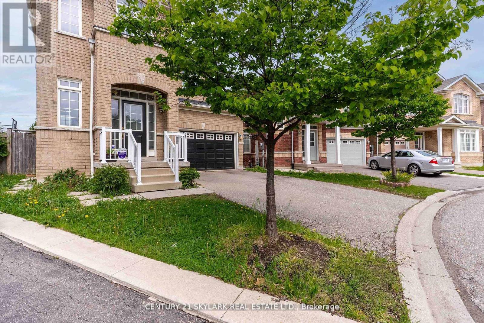 Property Photo: 31 Joywill Court ON L7A 3T9