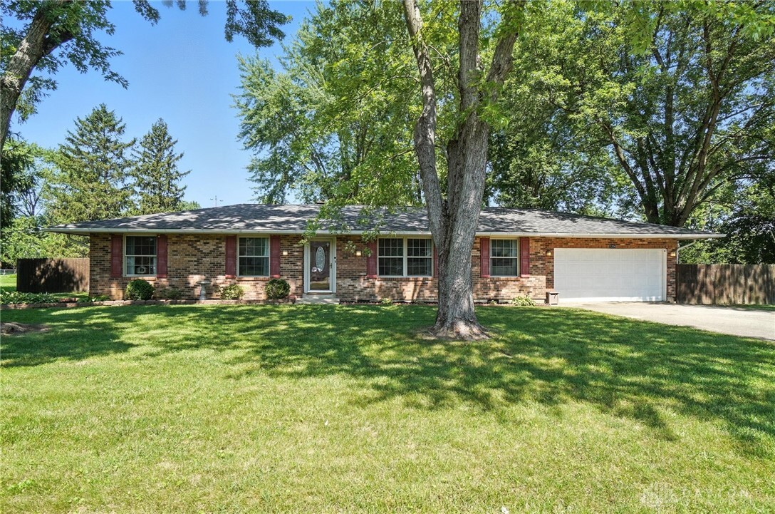 Property Photo: 1256 Cedarcliff Drive OH 45434