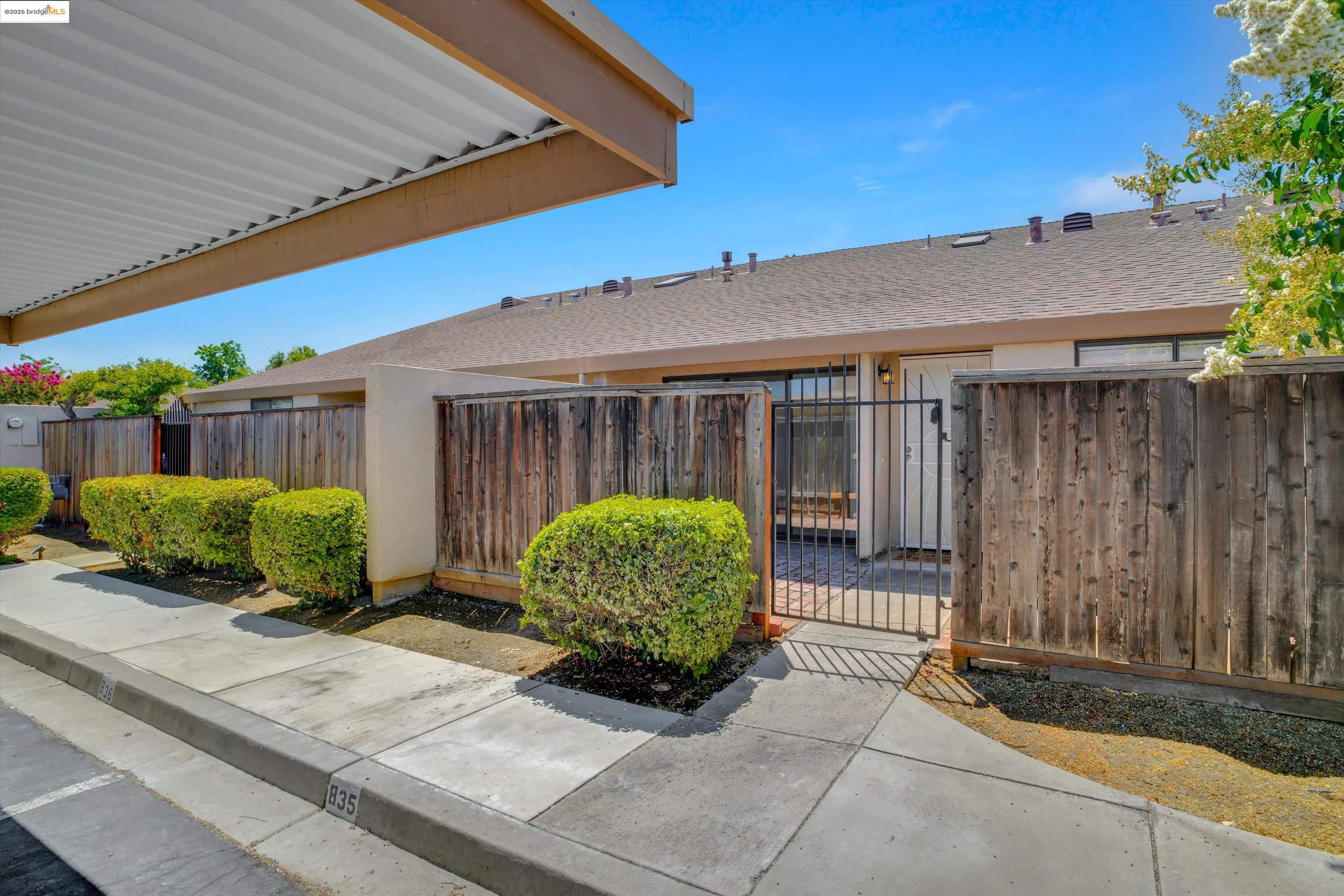 Property Photo:  835 Villa Ter  CA 94513 