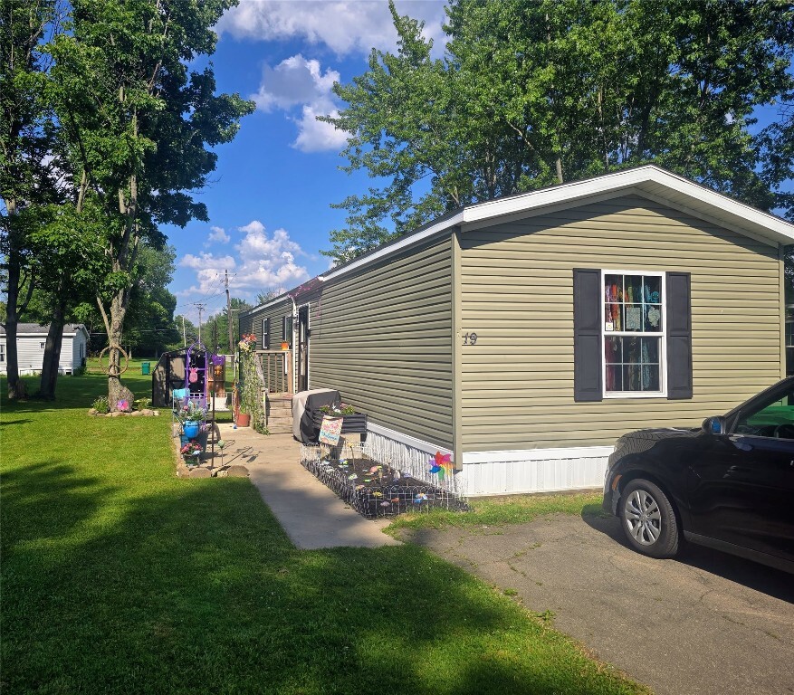 Property Photo:  19 Aspen Drive  PA 16426 