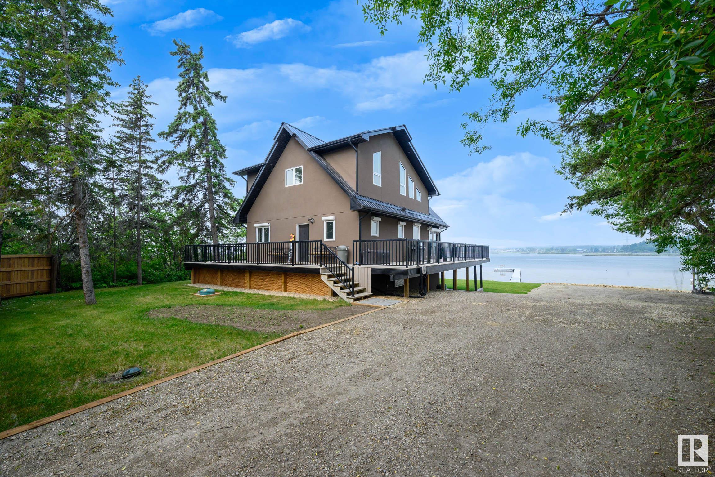 Property Photo:  47 Railway Avenue  AB T0E 2Y0 