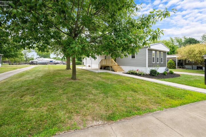 Property Photo:  12 E Bass Circle  OH 43440 