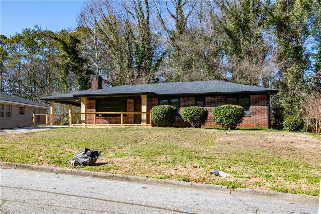 Property Photo: 228 W Simon Terrace NW GA 30318