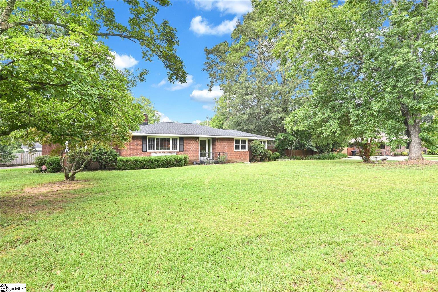 Property Photo:  1102 Greenacres  SC 29621 