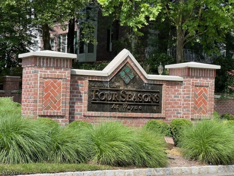 Property Photo:  206 Four Seasons Dr 206  NJ 07470