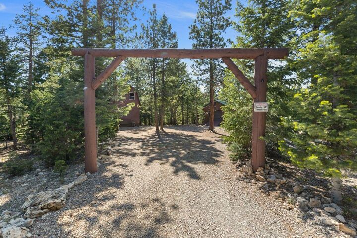 Property Photo: 95 E Rim Rd Rd UT 84762
