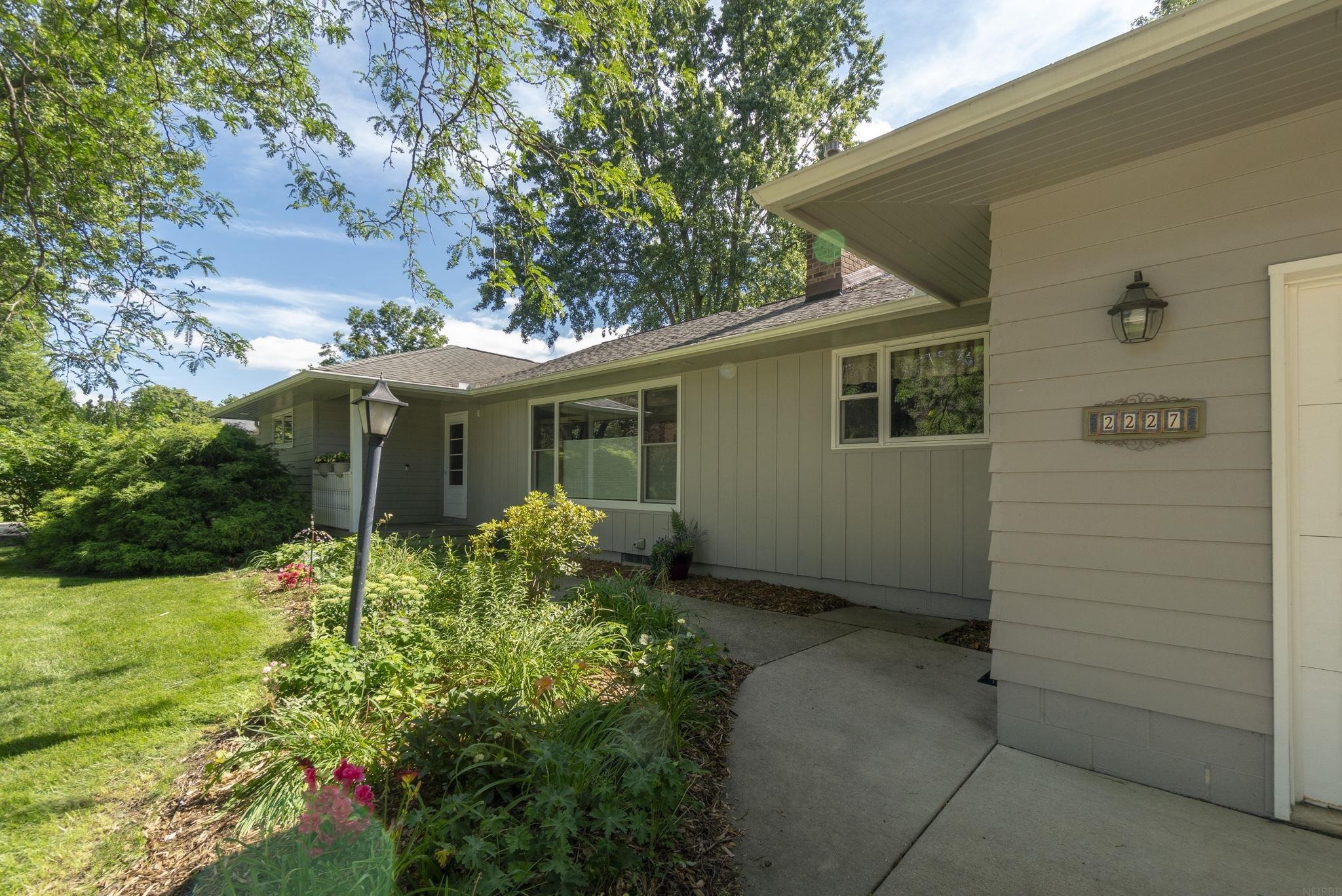 2227 Terrace Drive  Cedar Falls IA 50613 photo