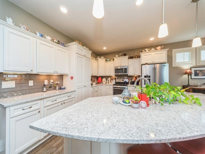 Property Photo:  252 NE Pinehurst Circle  IA 50021 