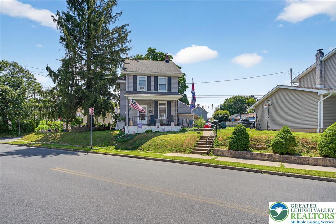 Property Photo: 1030 Howertown Road PA 18032