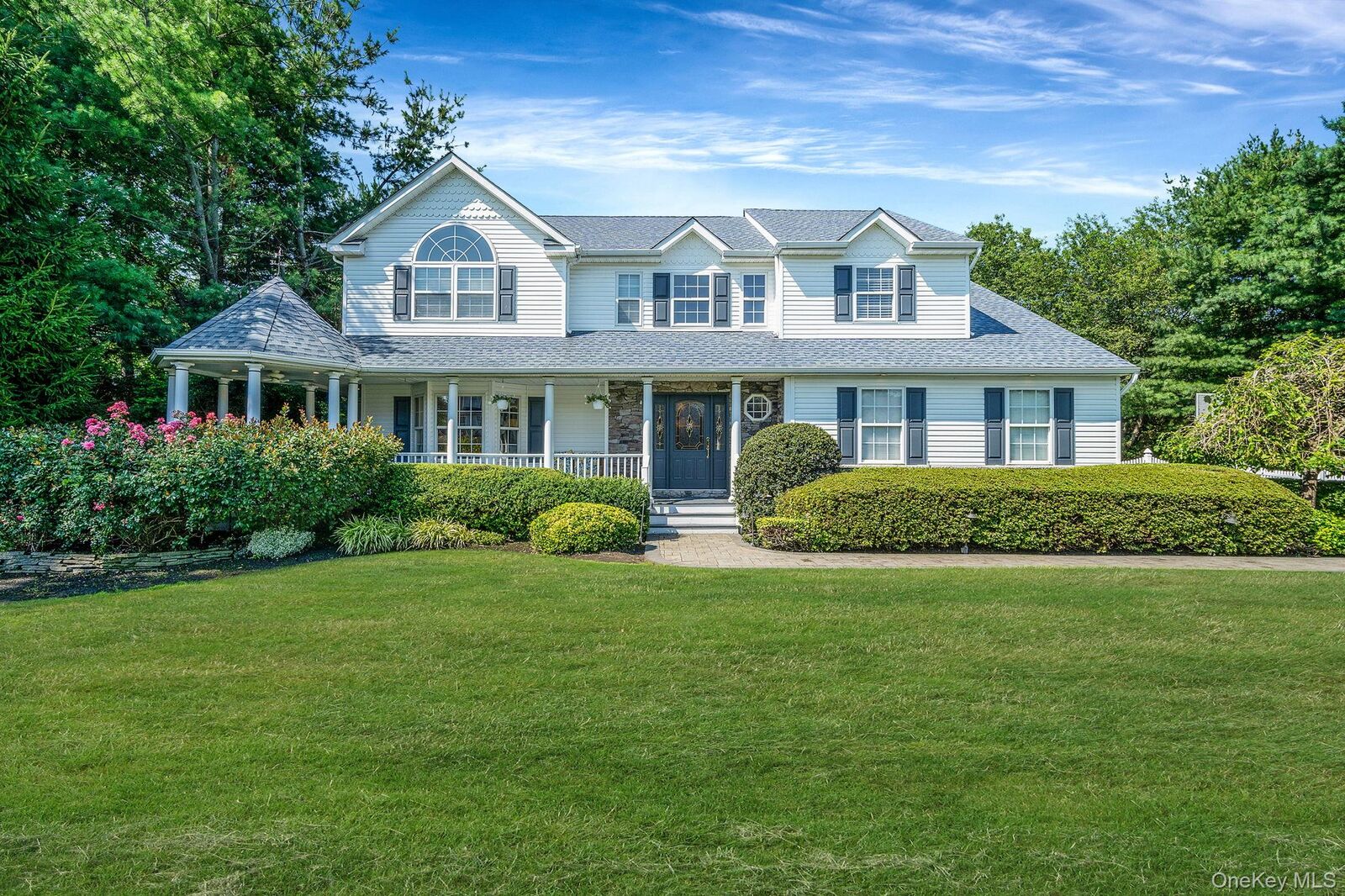 Property Photo:  16 Laura Court  NY 11766 