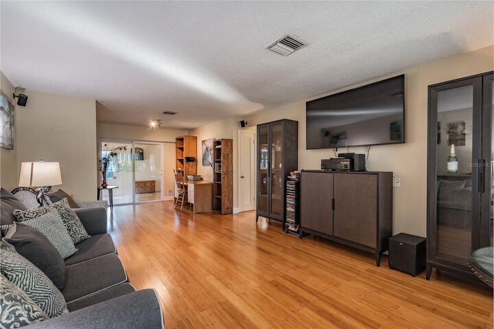 Property Photo:  2718 Keene Park Drive  FL 33771 