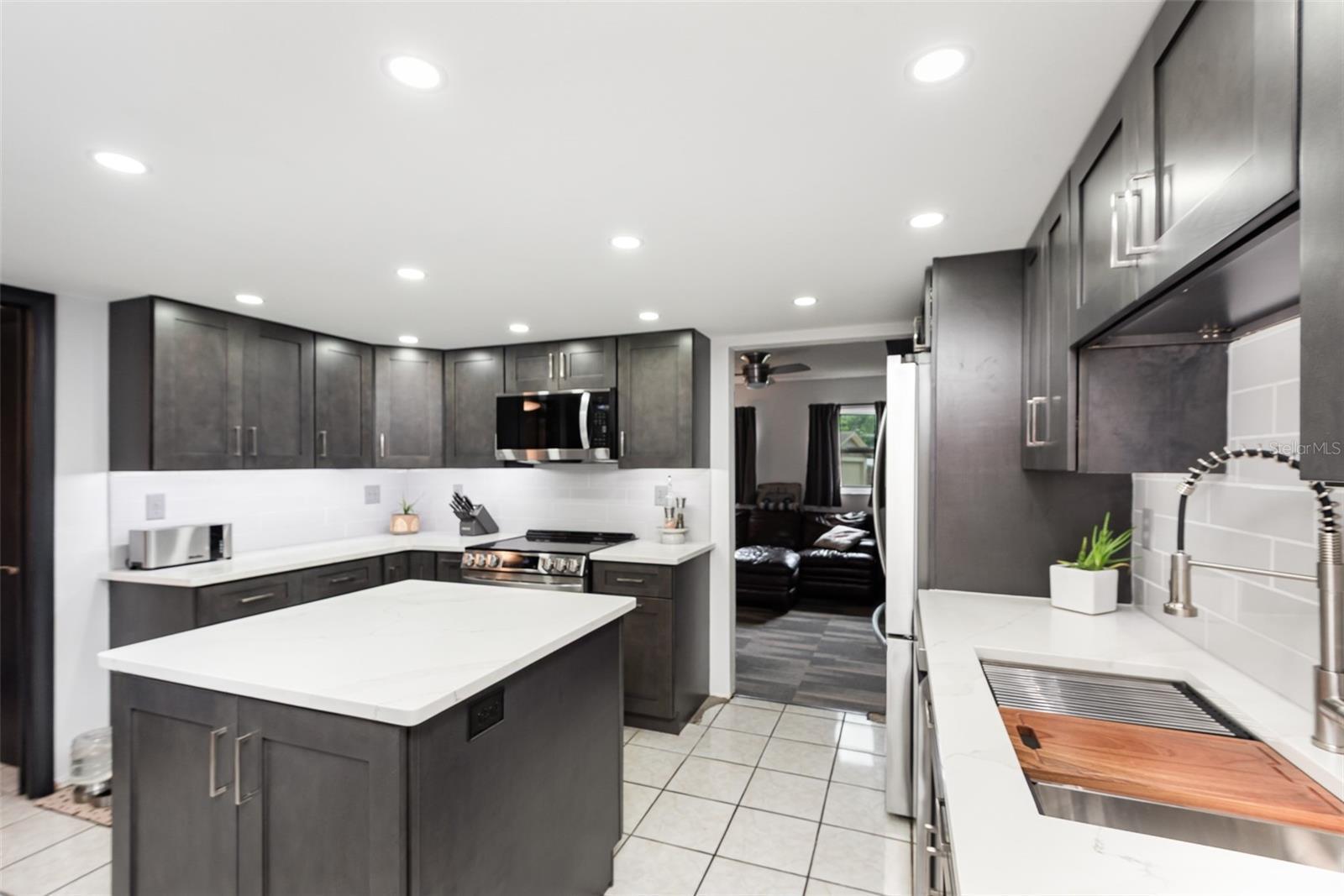 Property Photo: 1844 Hamlin Court FL 32780