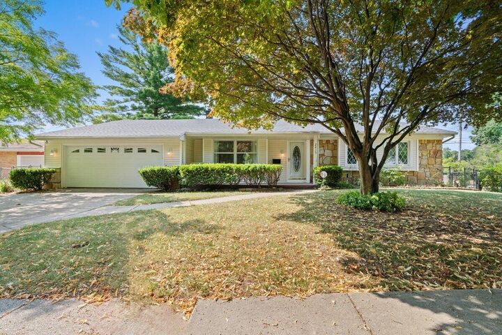 Property Photo:  2415 Woodview Drive  MI 48911 