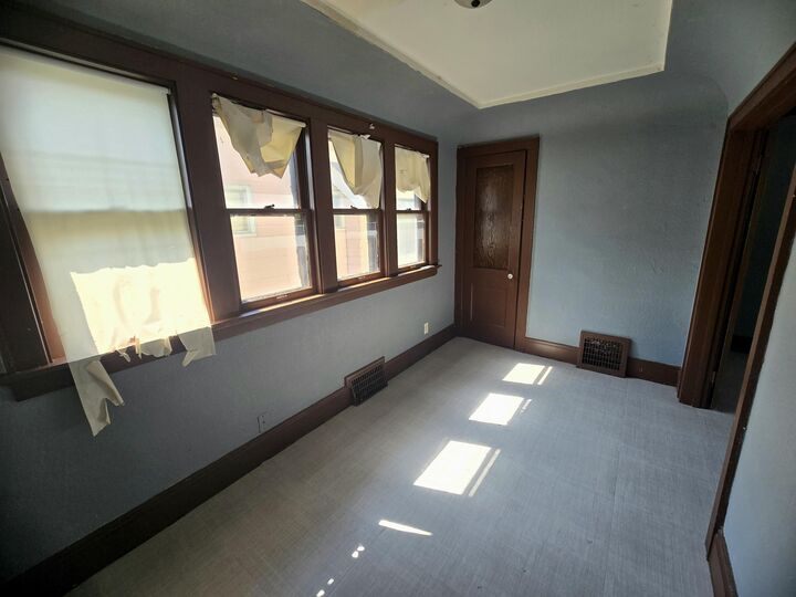 Property Photo: 1926 W Keefe Ave WI 53206