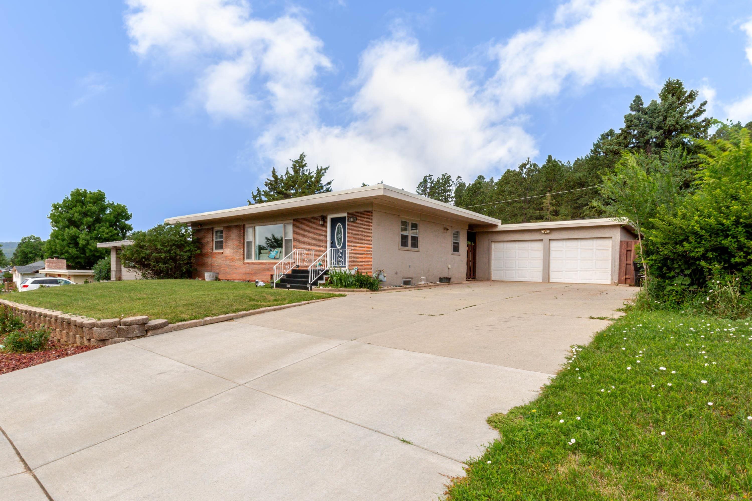 Property Photo: 1627 38th Street SD 57702