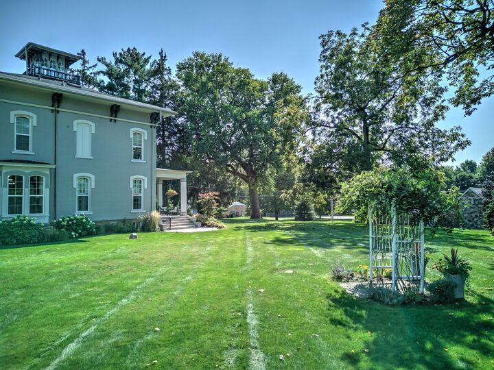 Property Photo:  1110 Verona Road  MI 49068