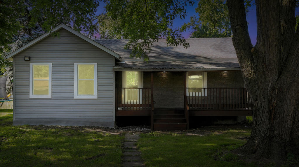 Property Photo:  306 E Martin Street  IL 61741 