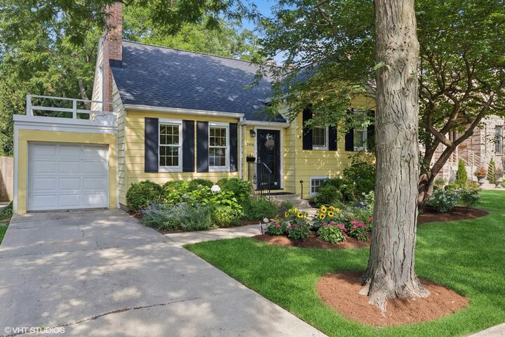 Property Photo:  2406 Cowper Avenue  IL 60201 