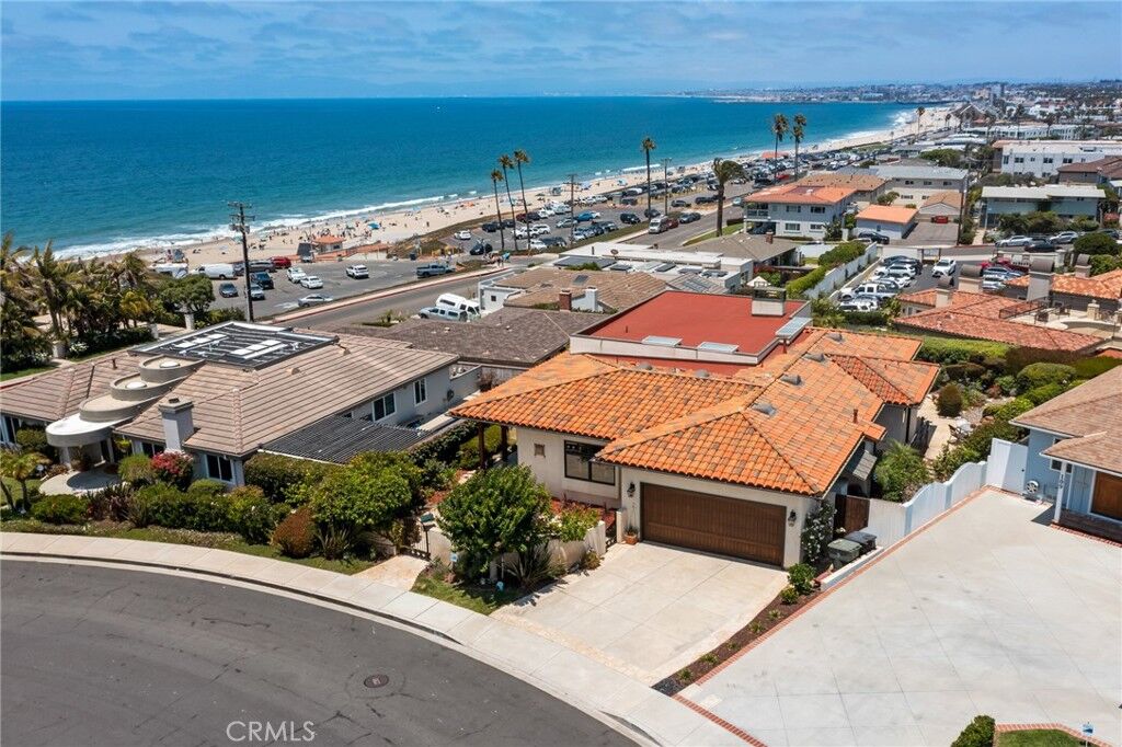 Property Photo: 105 Paseo De Suenos CA 90277