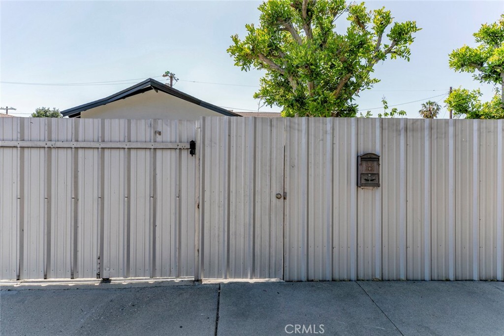 Property Photo:  11127 Monogram Avenue  CA 91344 