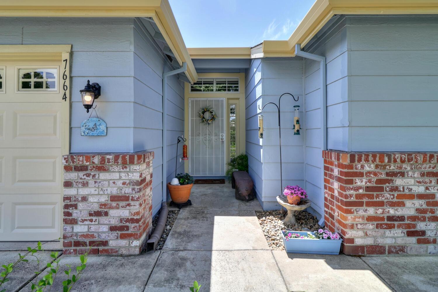 Property Photo: 7664 Sundrift Lane CA 95828