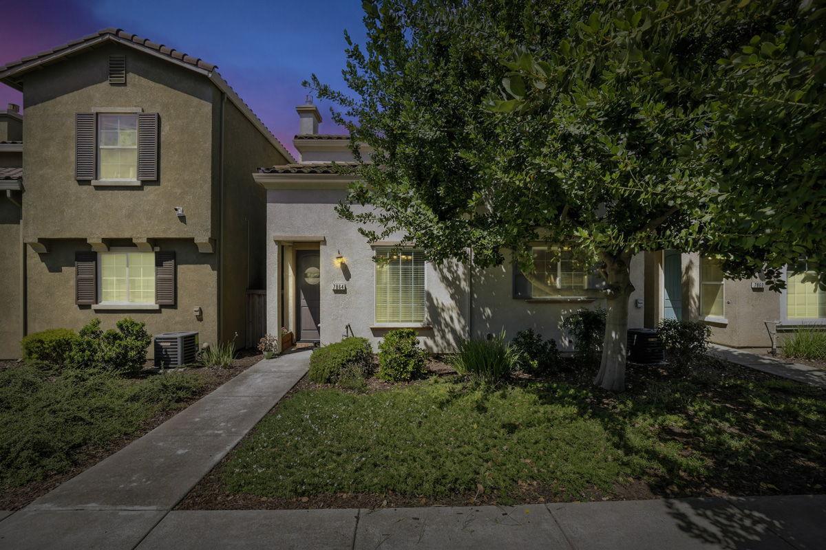 Property Photo: 7864 Monaldo Walk CA 95823