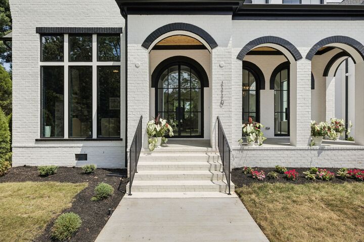 Property Photo:  1110 Lipscomb Dr  TN 37027 