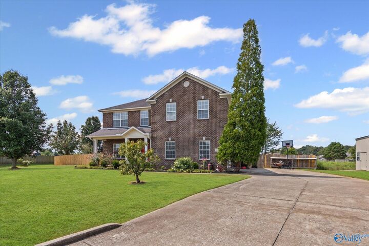 Property Photo:  314 Ravens Crest Drive  AL 35761 