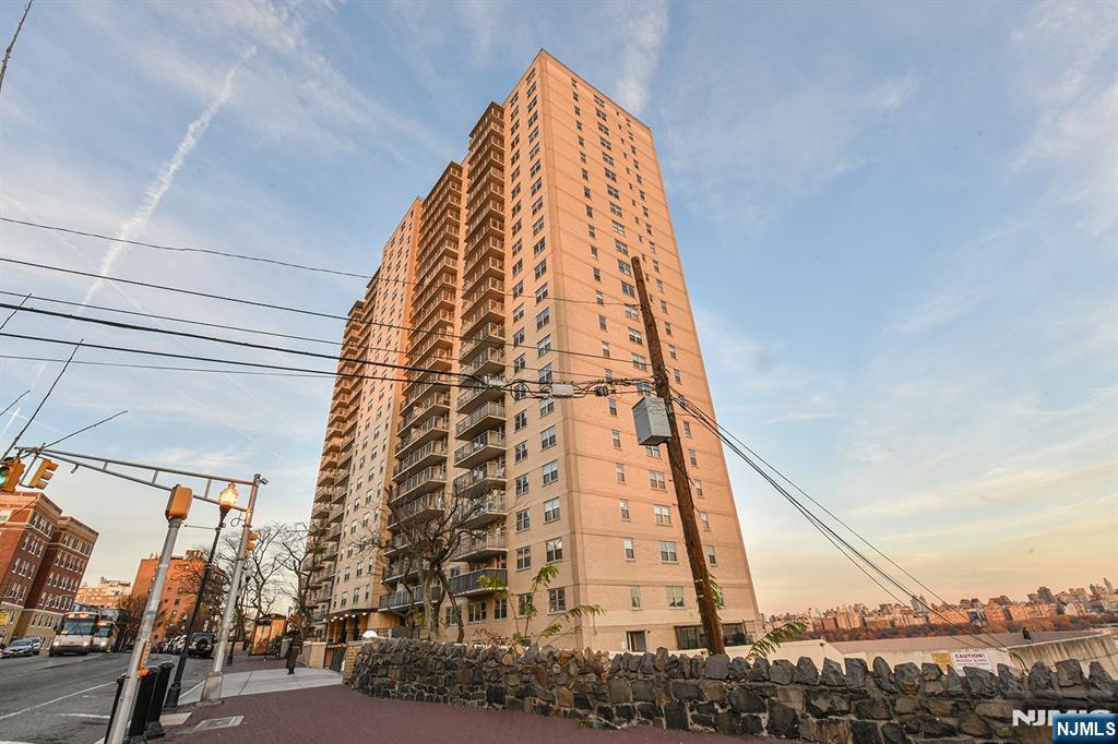 Property Photo:  6600 Boulevard East 22J  NJ 07093 