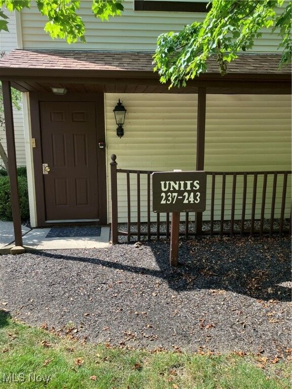 Property Photo:  237 Greenbriar Court  OH 44143 