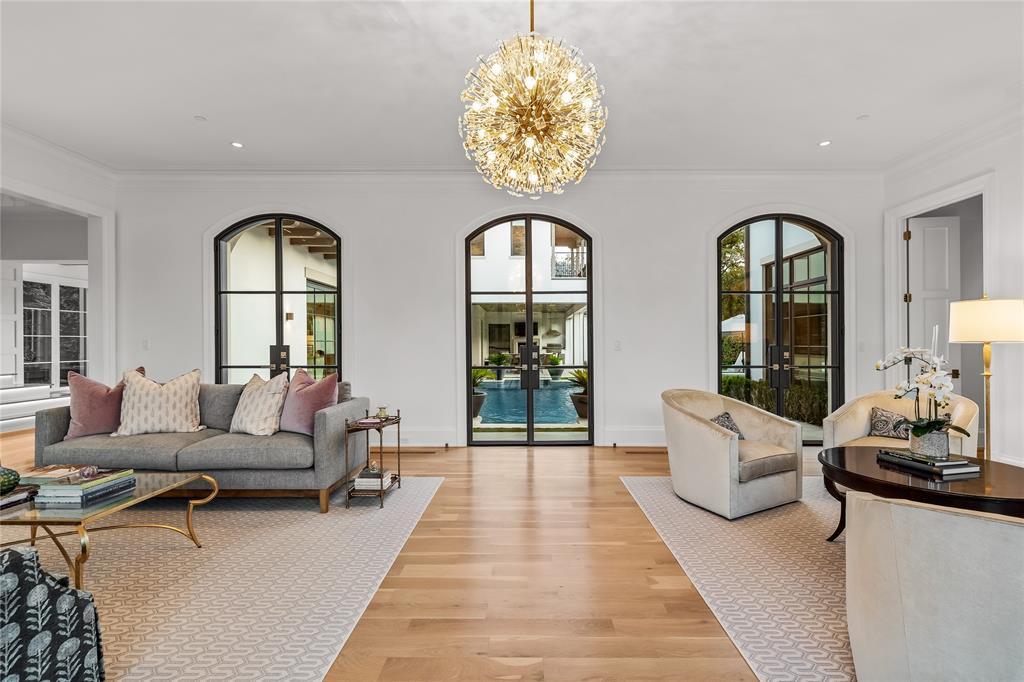 Property Photo:  3709 Euclid Avenue  TX 75205 