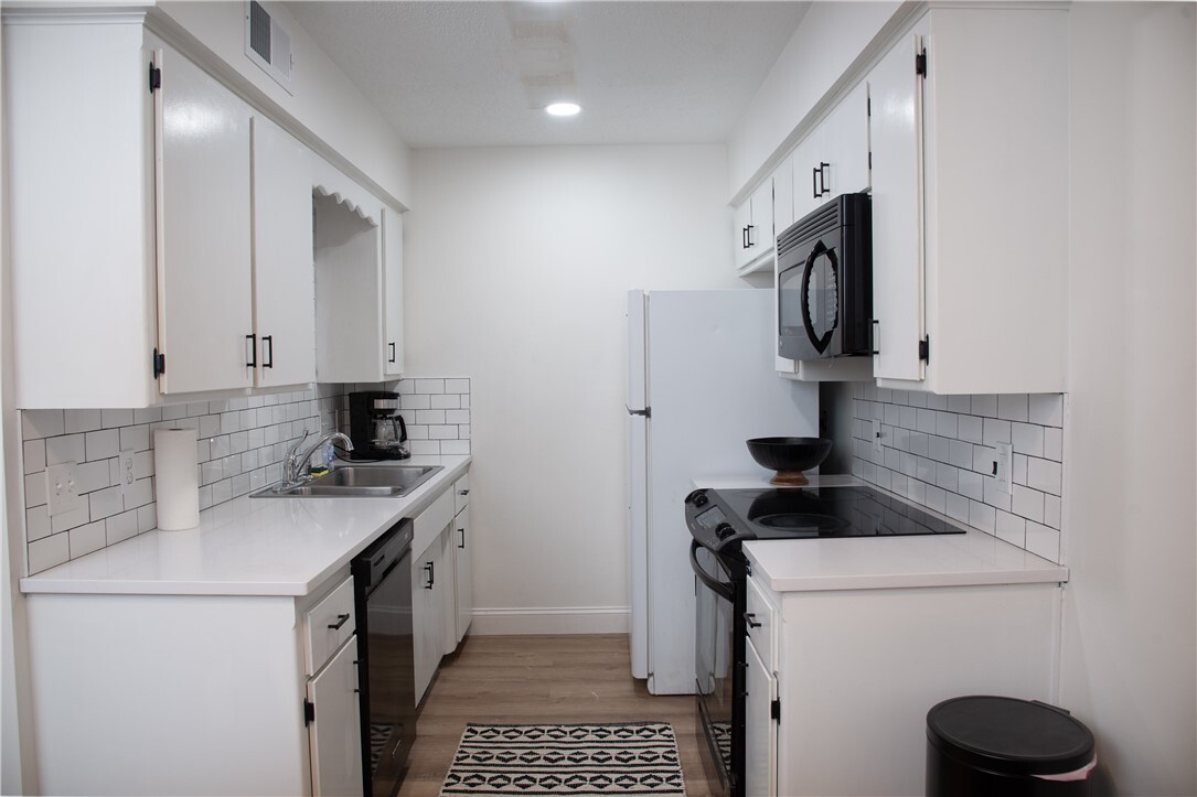 Property Photo:  1017 22nd Street  AR 72901 