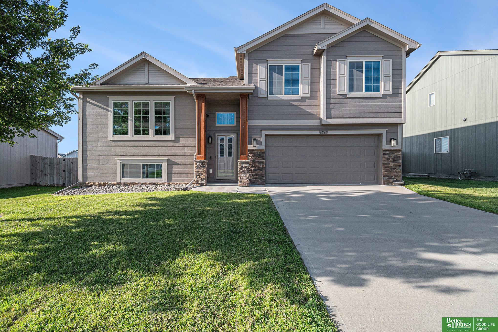 Property Photo:  1919 Mesa Street  NE 68123 