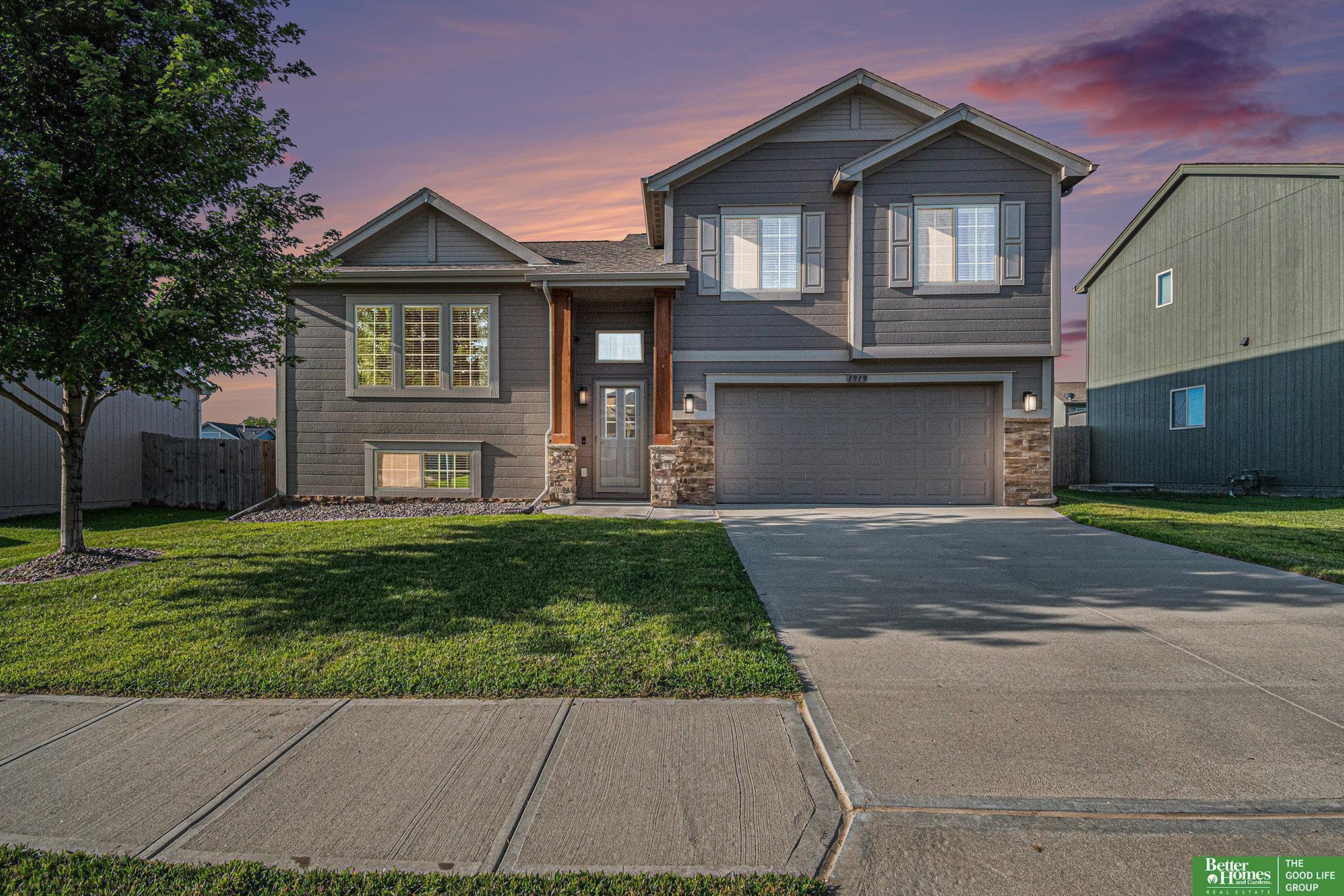 Property Photo: 1919 Mesa Street NE 68123