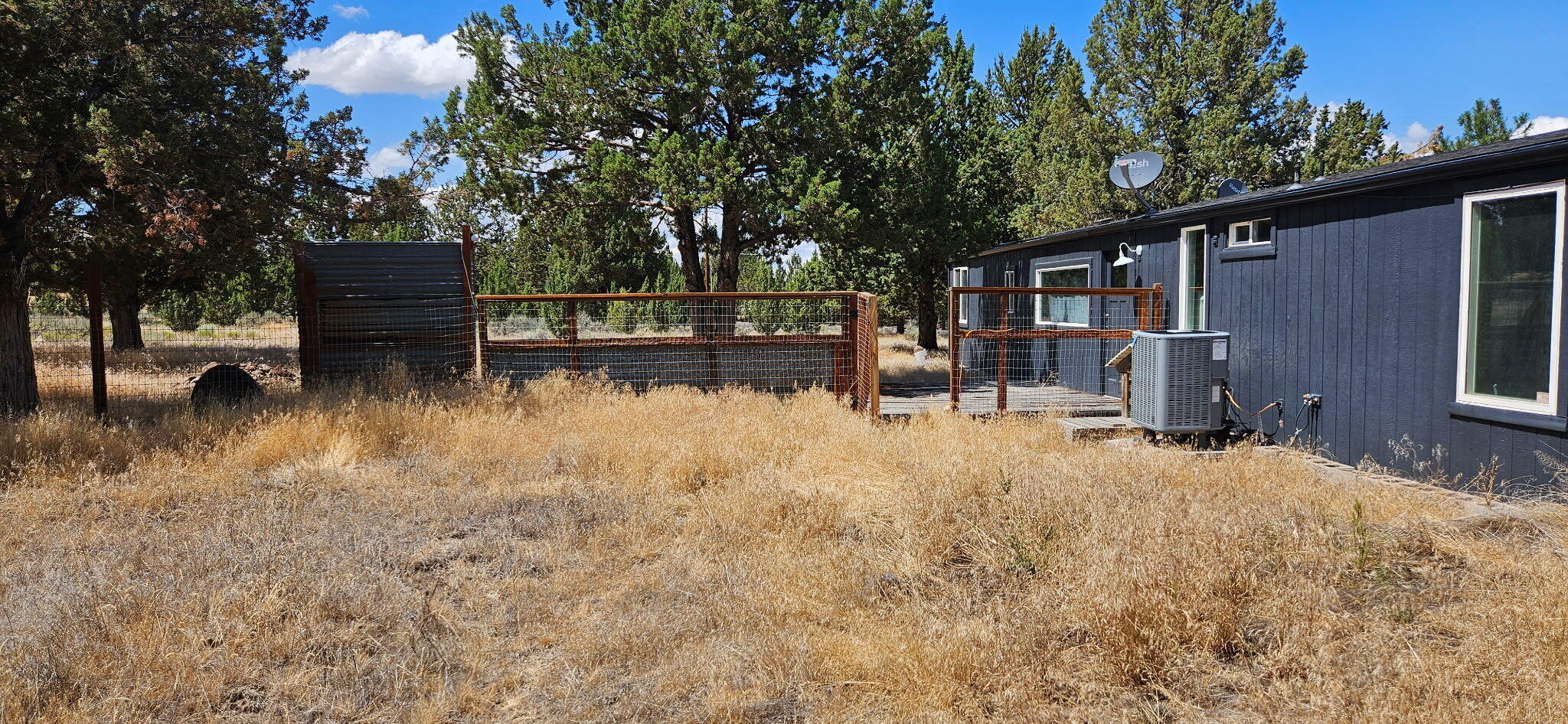 Property Photo: 1502 SE Akins Drive OR 97754