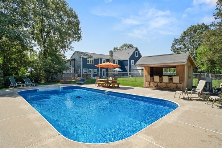 Property Photo: 886 Methuen St MA 01826