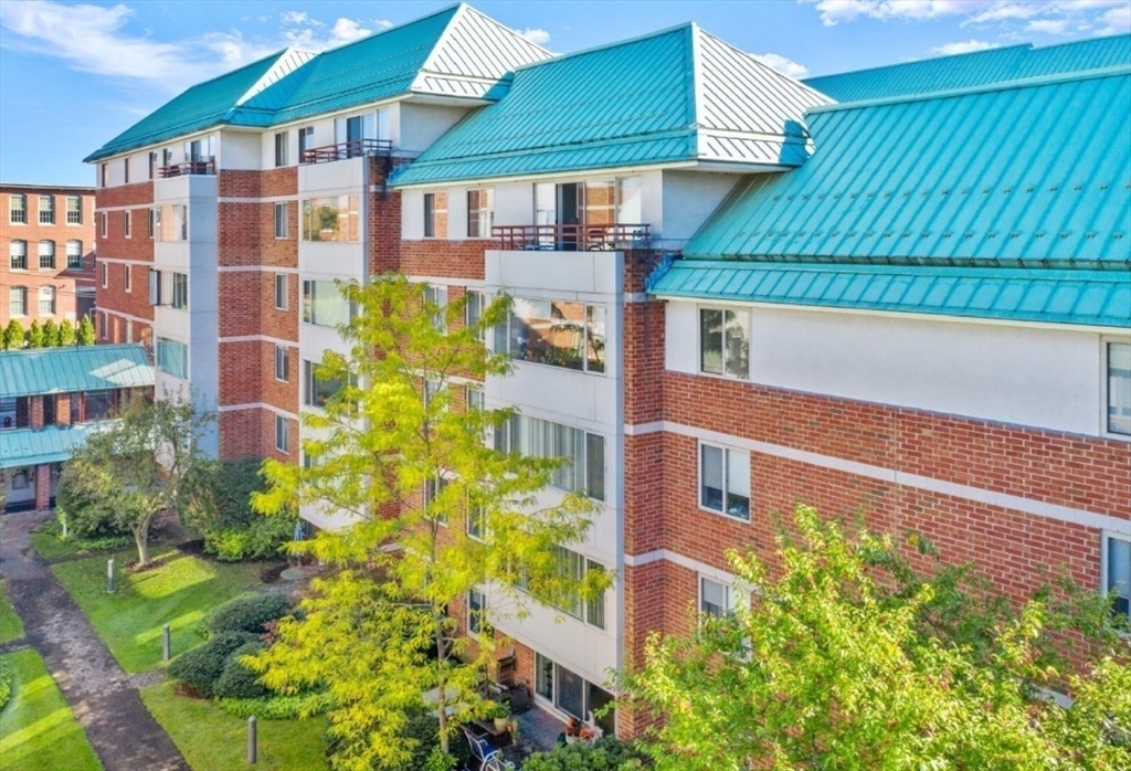 Property Photo: 183 Oak Street 307C MA 02464